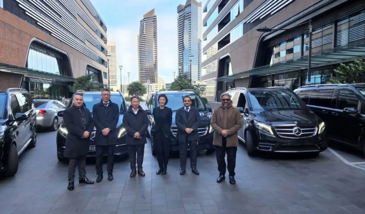 Why Chauffeur-Driven Car Hire Is the Best Choice for Melbourne Airport Transfers